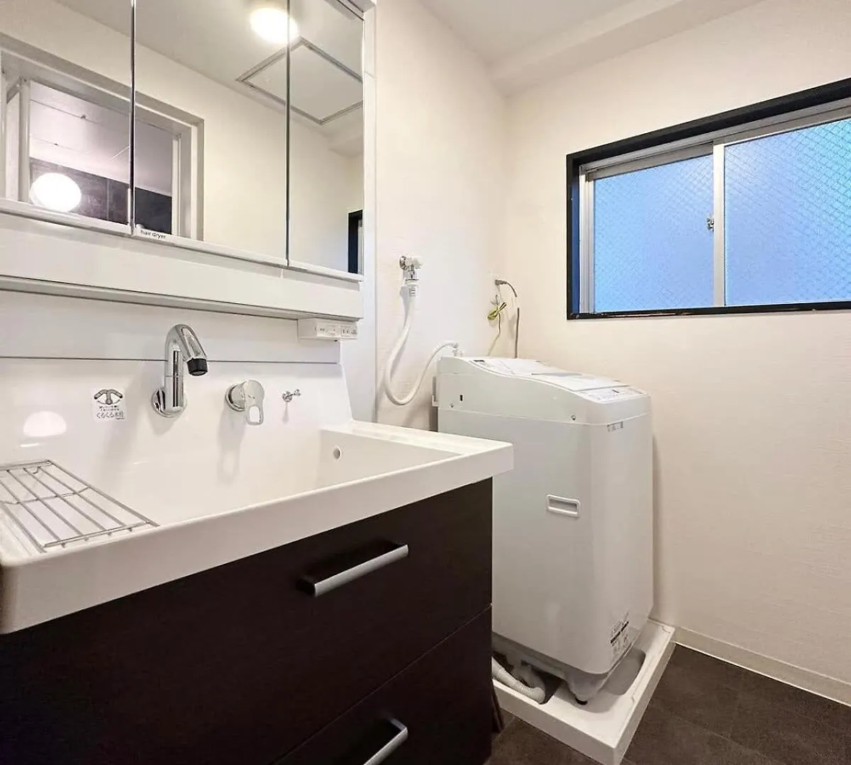 Earls Court - Apt For 14 Ppl Great Location In A Quiet Area Hiroshima 0*,